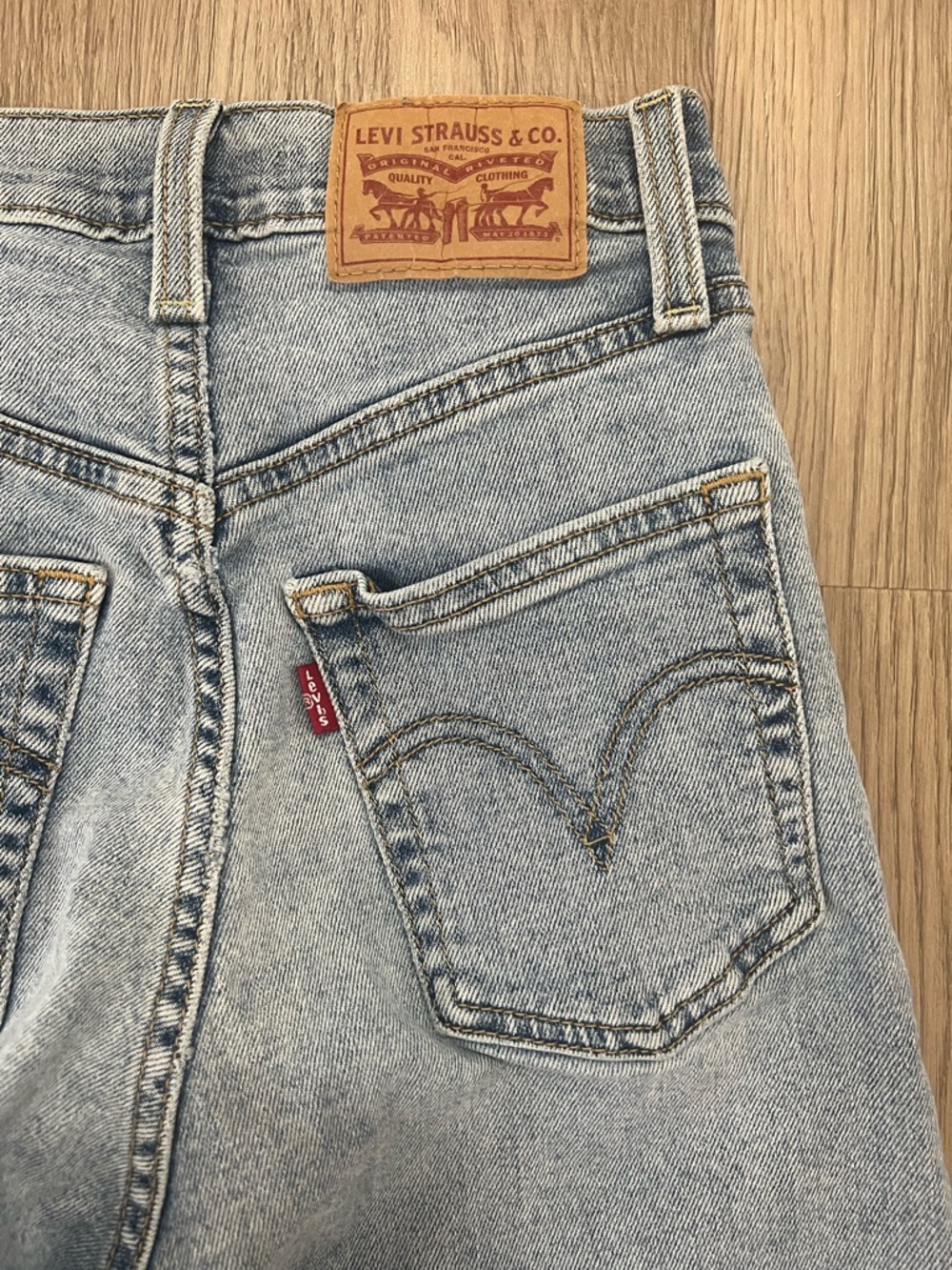 Levi’s Ribcage Straight Jeans Light Wash Button Fly High Rise Wonen’s 24 - Picture 12 of 12